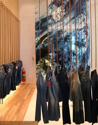 Jeans Hall reinaugura loja no Shopping Iguatemi