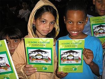 Bairro da Juventude lança livro escrito por crianças