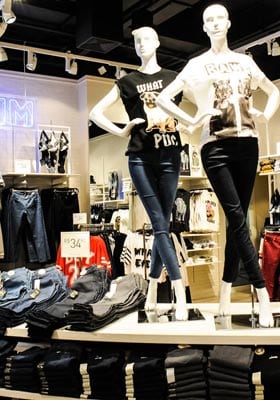 Forever 21 abre com preços agressivos