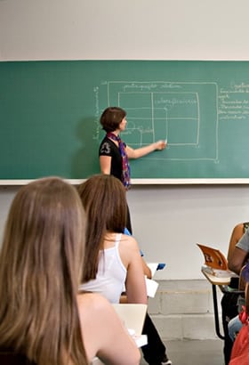 Anhanguera cria curso de moda e cultura