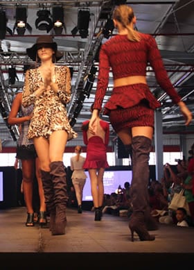 Desfile do Mega Moda investe nos famosos