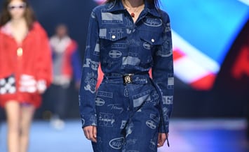 O jeans da TommyNow lançado em Milão